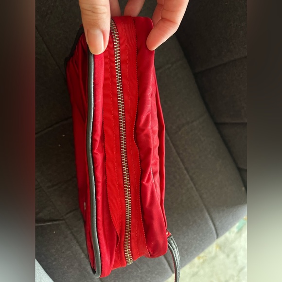 Lululemon Red Gym Essentials Kit - Picture 2 of 10